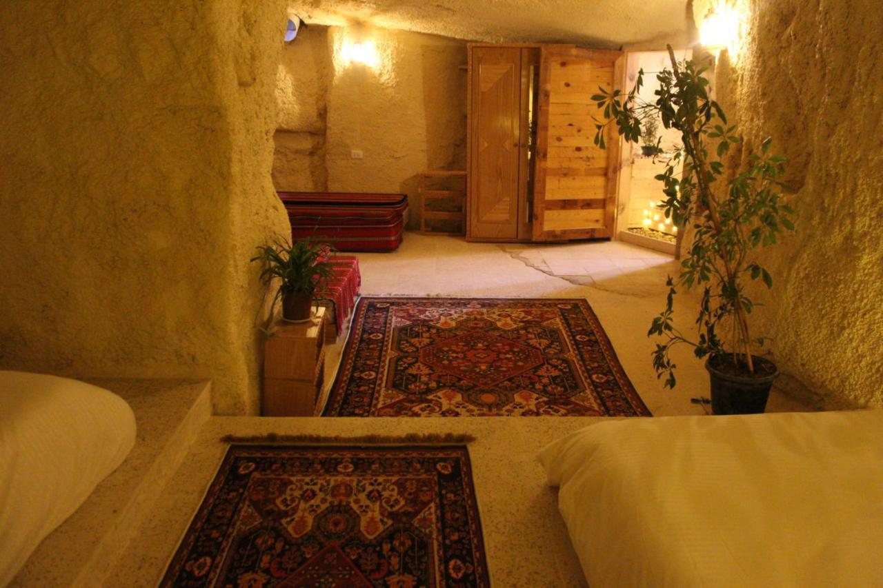 7 Caves Hotel Al Jāyah Esterno foto