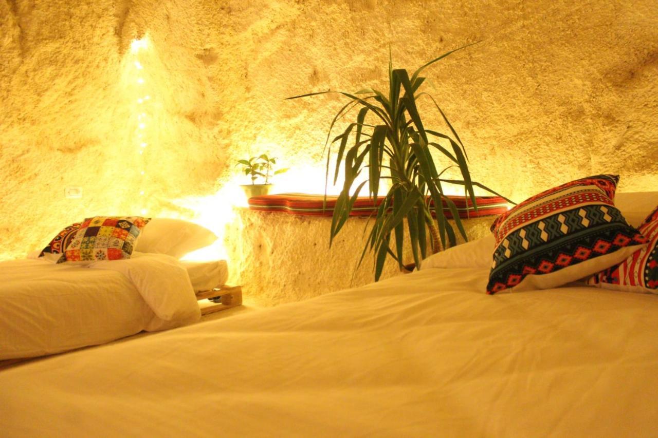 7 Caves Hotel Al Jāyah Esterno foto