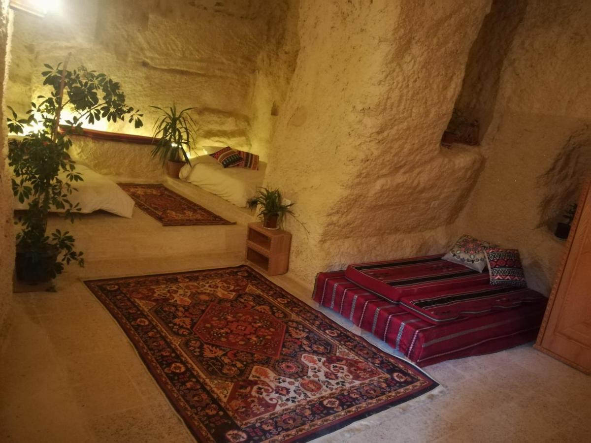 7 Caves Hotel Al Jāyah Esterno foto