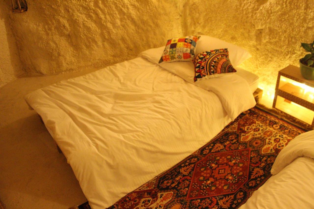 7 Caves Hotel Al Jāyah Esterno foto