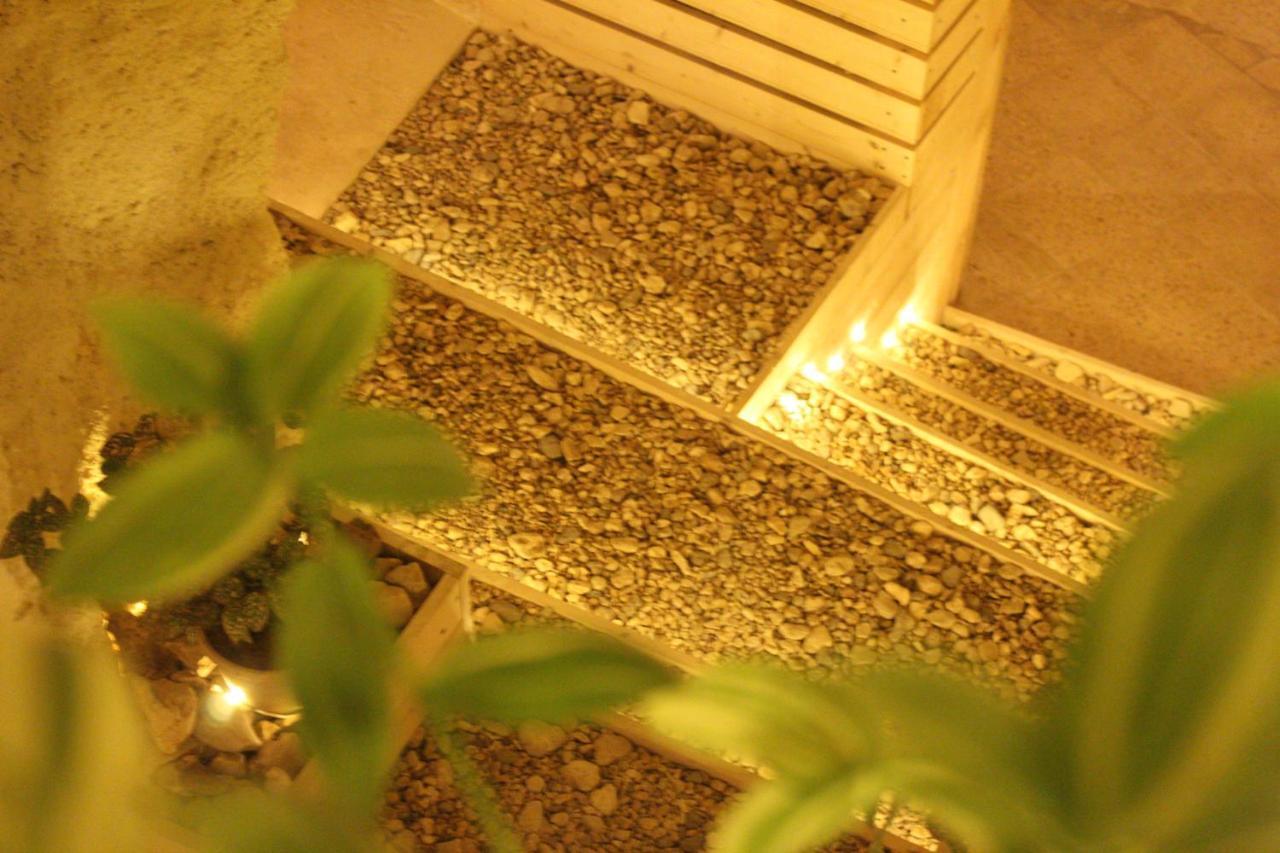 7 Caves Hotel Al Jāyah Esterno foto