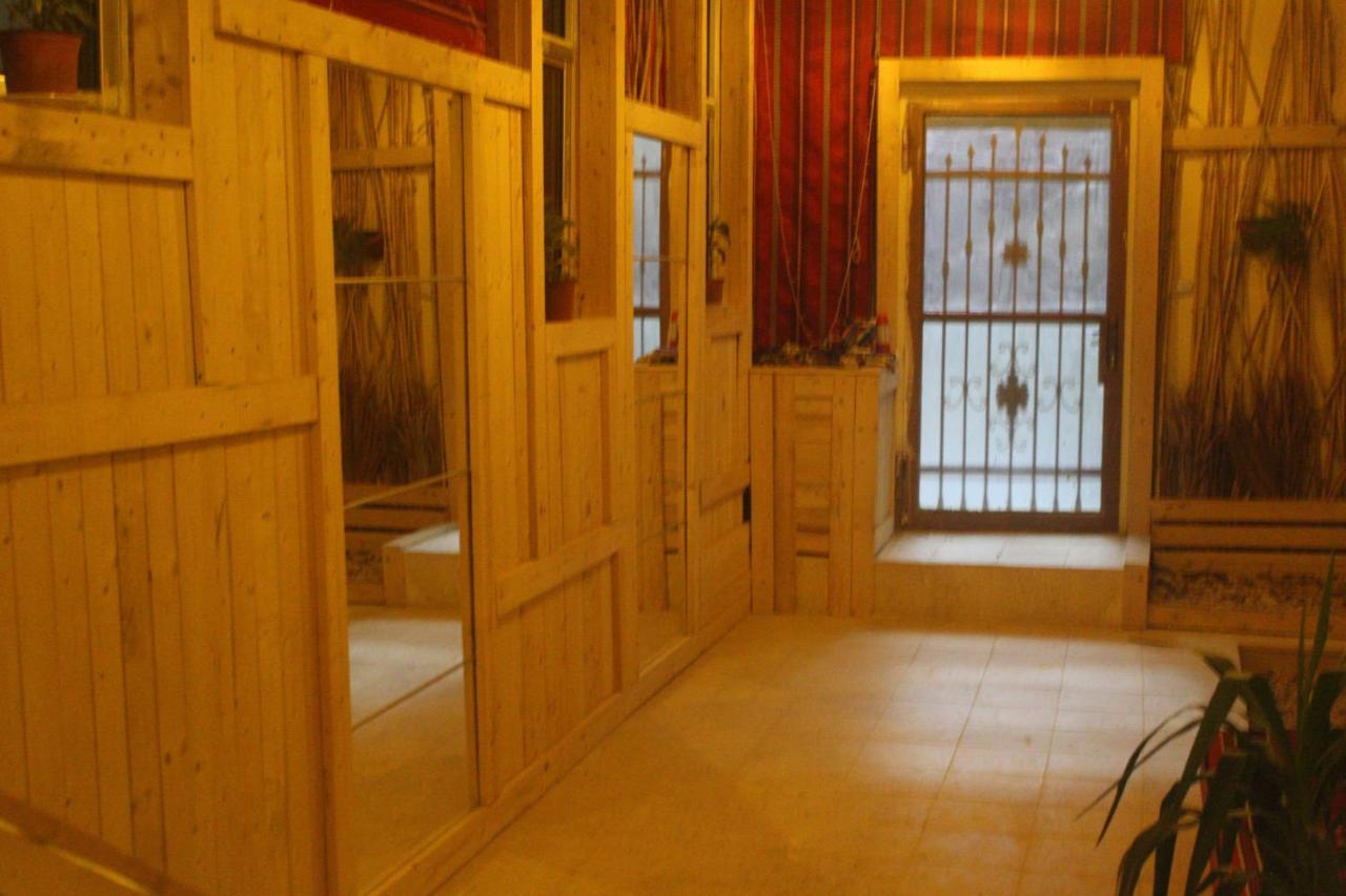 7 Caves Hotel Al Jāyah Esterno foto