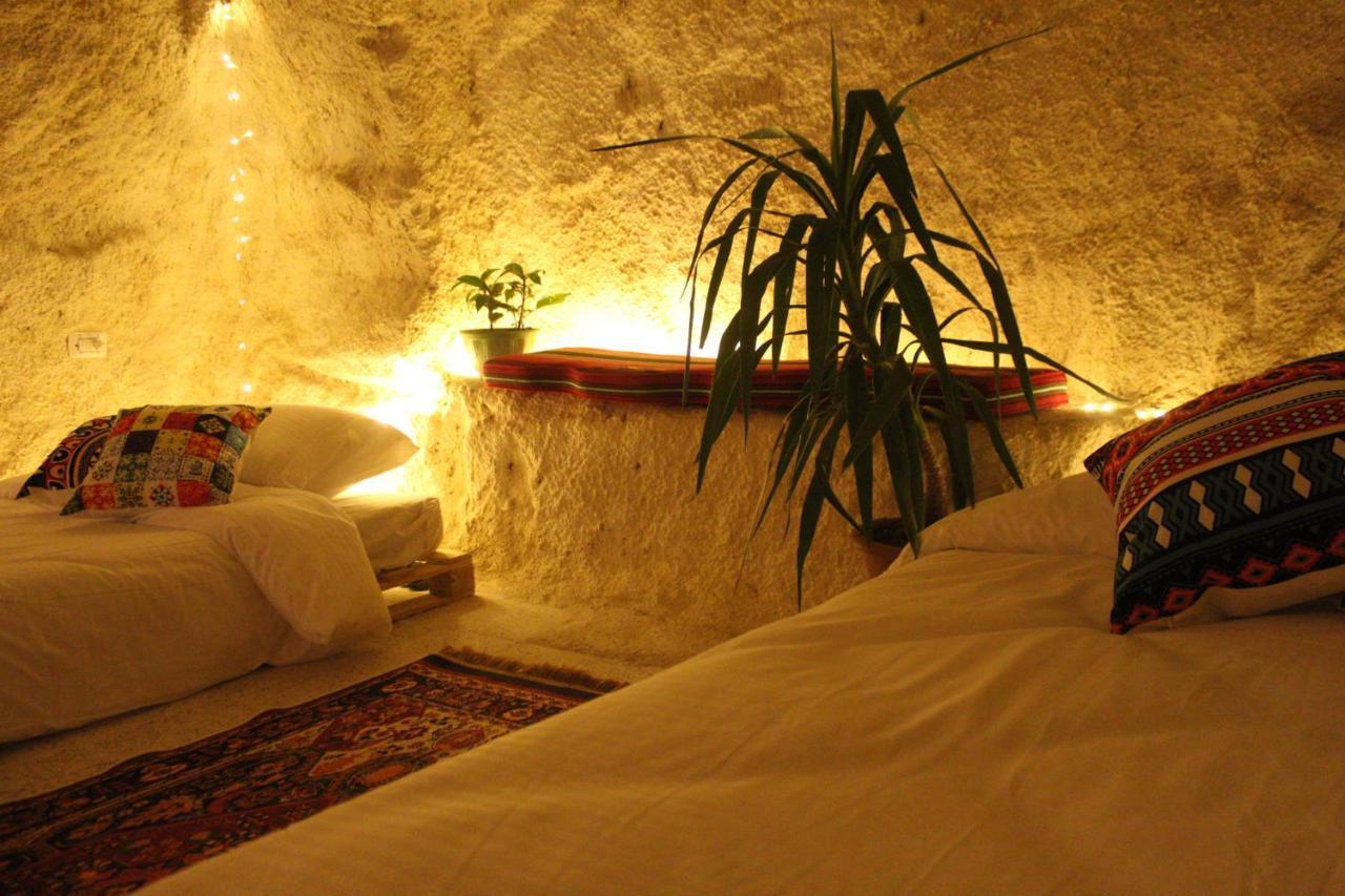 7 Caves Hotel Al Jāyah Esterno foto