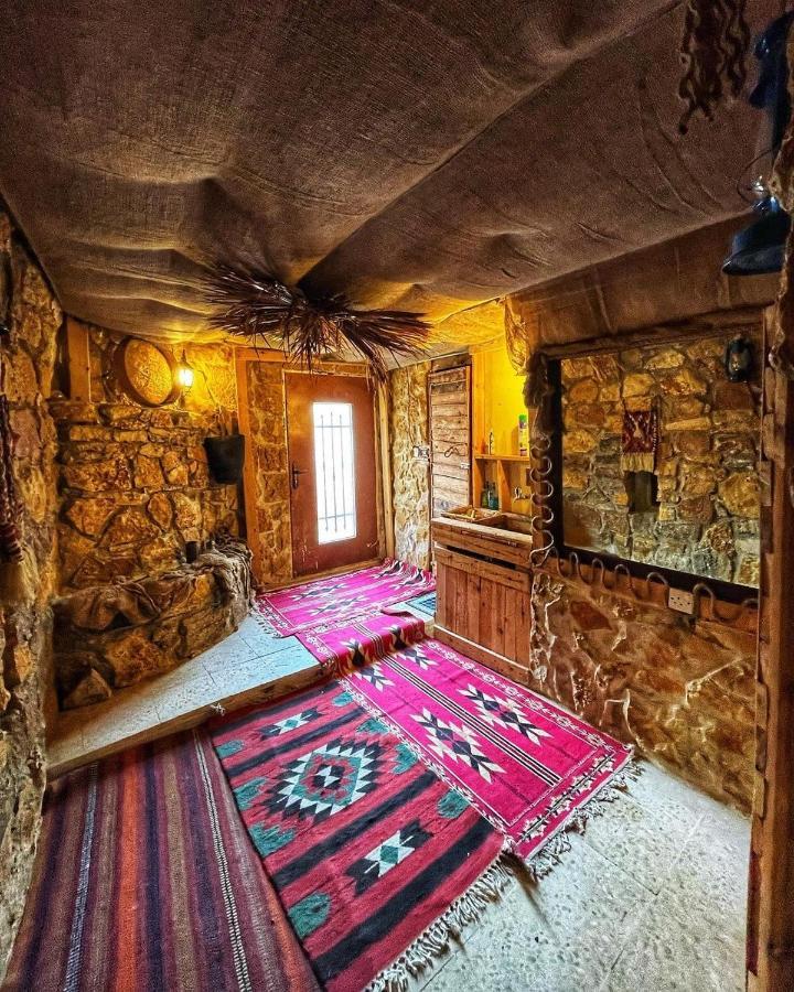 7 Caves Hotel Al Jāyah Esterno foto
