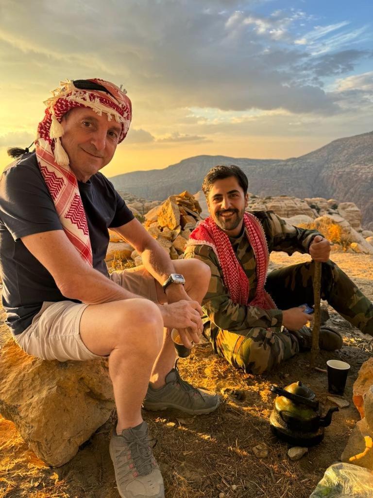 7 Caves Hotel Al Jāyah Esterno foto